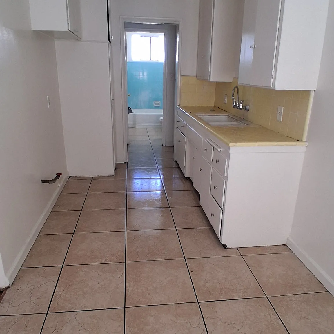 2 bed, 950 sqft, $2,400 — Photo 1