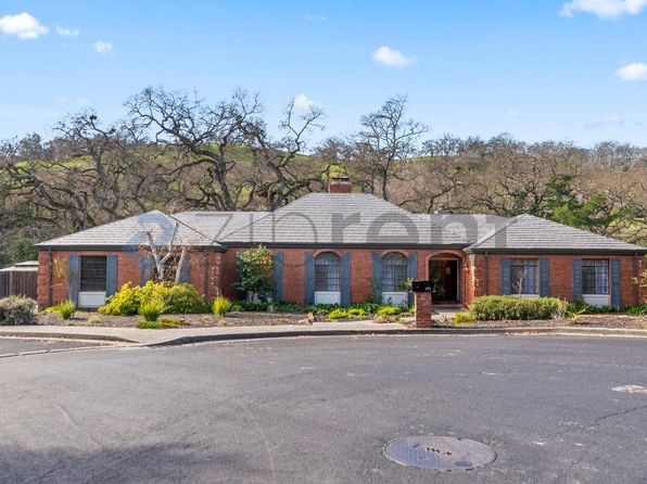 138 Virginia Ct