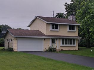 1081 Diamond Lake Rd, Ligonier, IN 46767