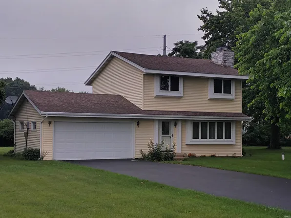 1081 Diamond Lake Rd, Ligonier, IN 46767