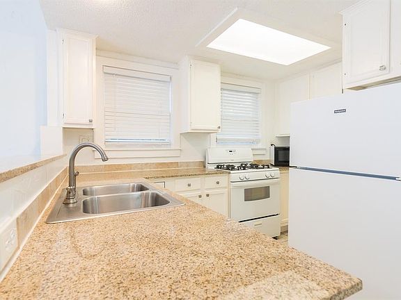 5th image of 5203 Worth St APT 3