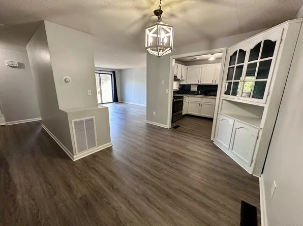 22 Dutton Place Way #22, Glastonbury, CT 06033