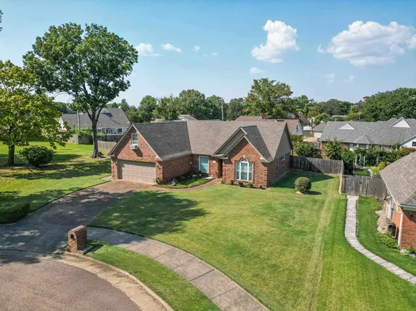 6558 Laurel Bluff Ct E, Bartlett, TN 38135