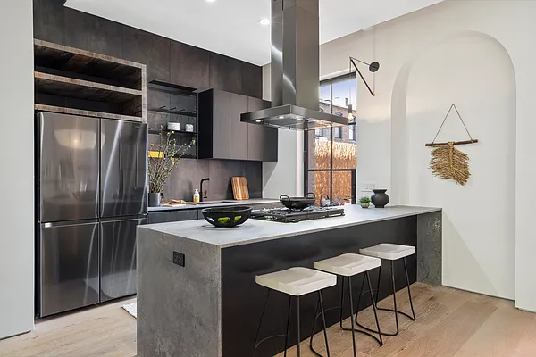 Rented by Douglas Elliman | media 19