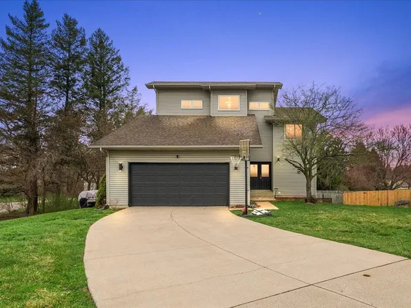 1491 Country Knoll Pl, Saint Joseph, MI 49085