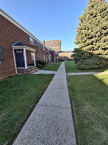 421-427-435-441 Main Saint Linwood Ave Photo 1