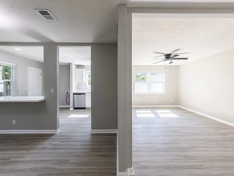 504 Heritage Dr — Photo 8