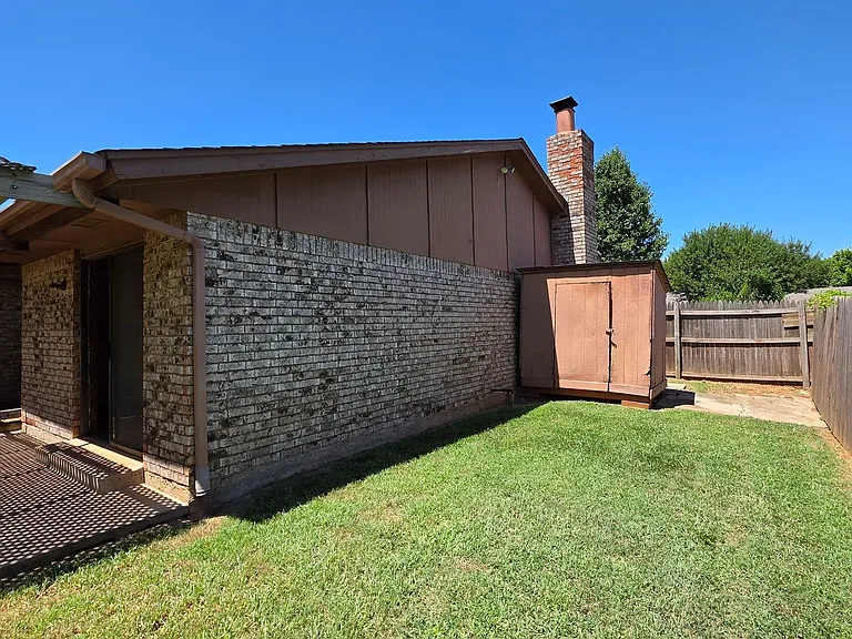 11812 Larkdale Dr — Photo 9