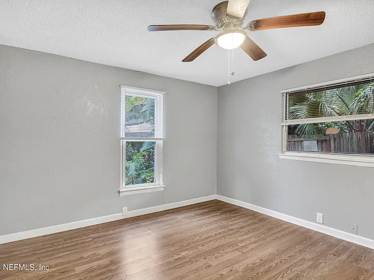 1722 W 30th St — Photo 26