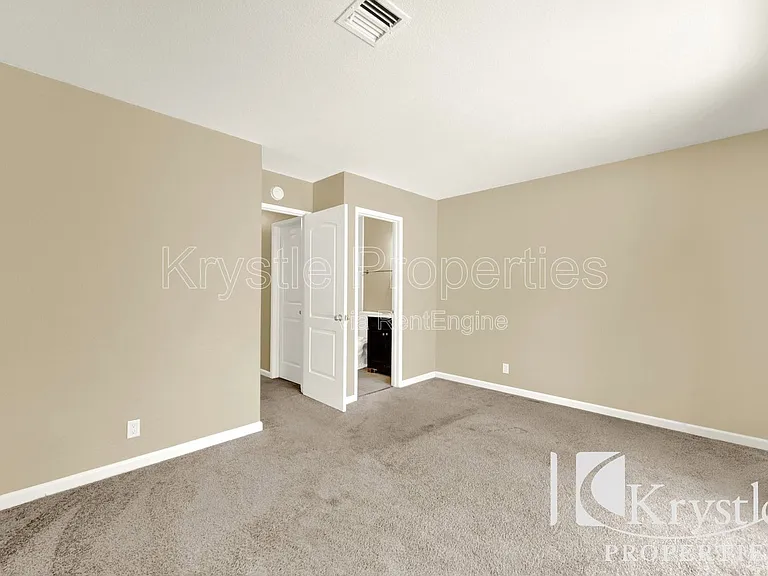 544 Fleming Ave E — Photo 18