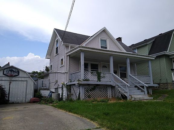 3rd image of 3946 Lovell Ave