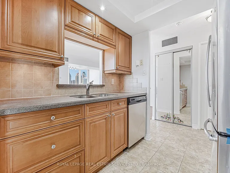 285 Enfield Pl #604 — Photo 14