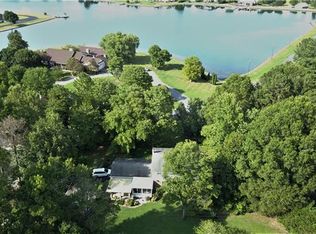 5804 Shoreview Dr, Concord, NC 28025