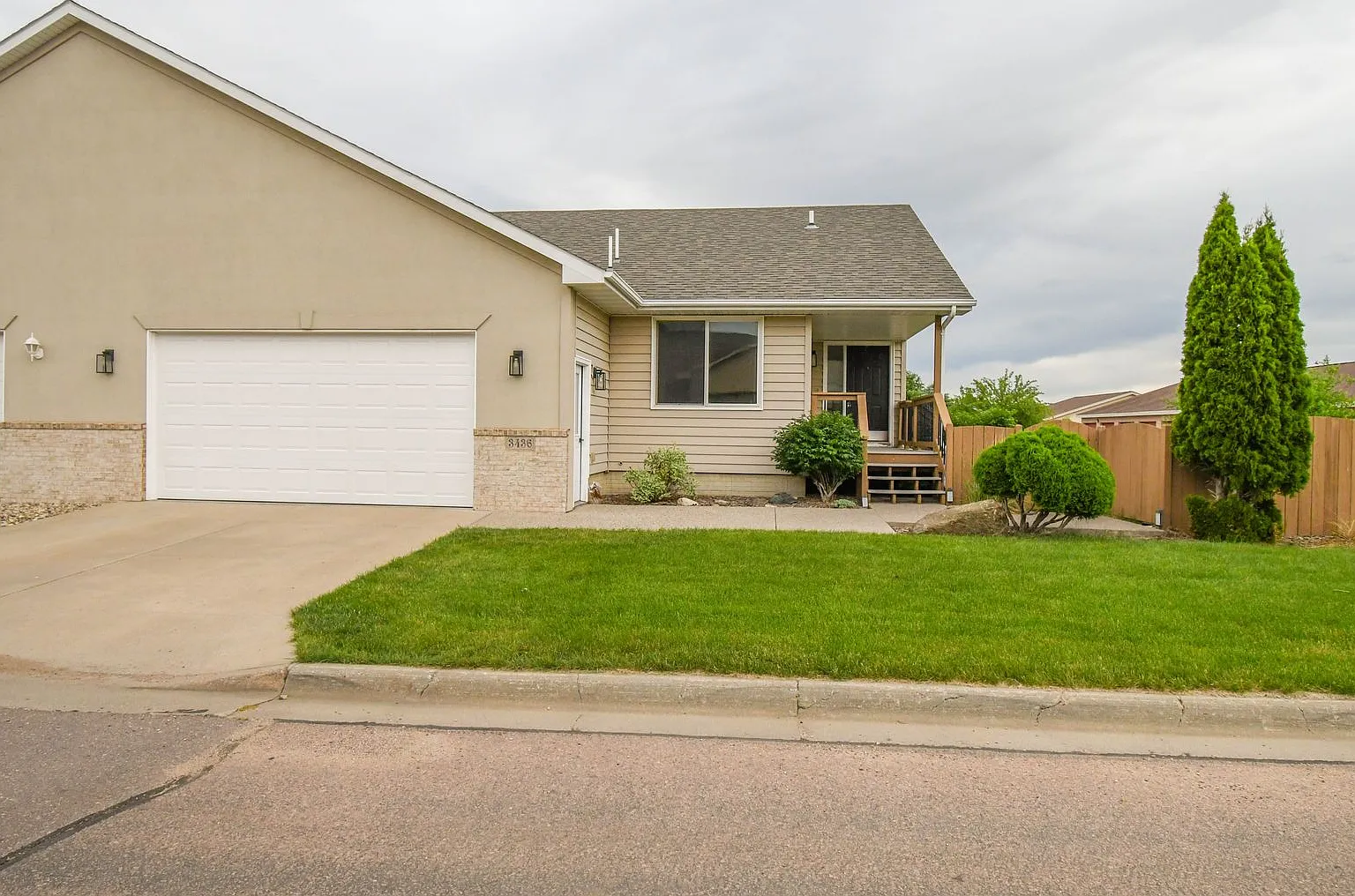 South Sioux Falls 3BR Twin Home | Main Floor Living & Finished Lower Level! — Photo 3