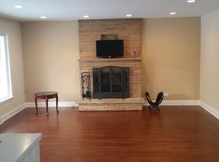 635 Parkwood Ave, Park Ridge, IL 60068