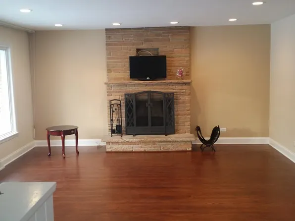 635 Parkwood Ave, Park Ridge, IL 60068