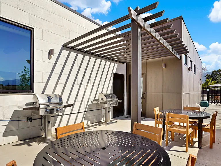 The Parkway Apartments — Photo 10