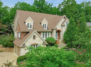 934 Maryknoll Cir, Glen Ellyn, IL 60137