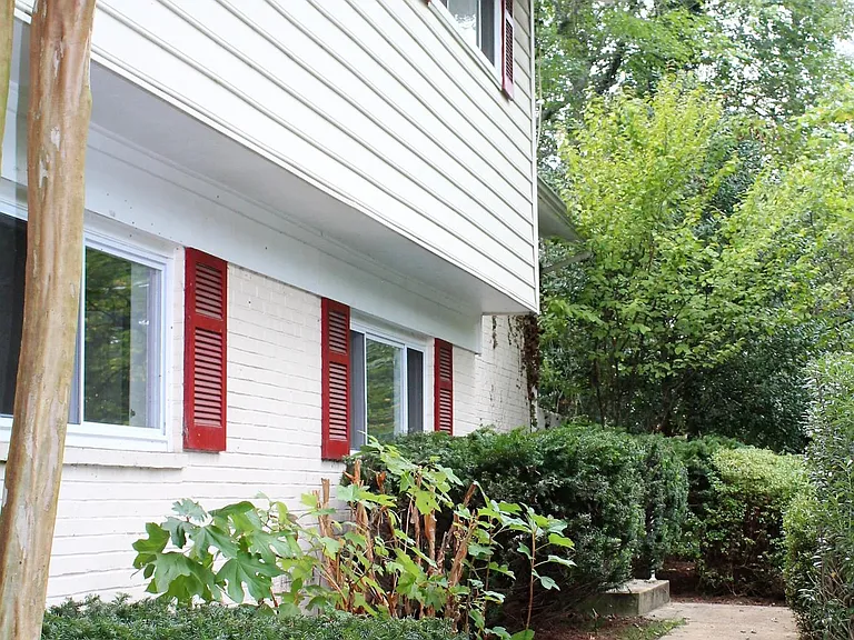 3334 Mansfield Rd — Photo 3