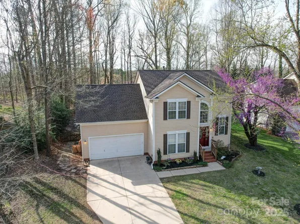 8509 Piccone Brook Ln, Charlotte, NC 28216