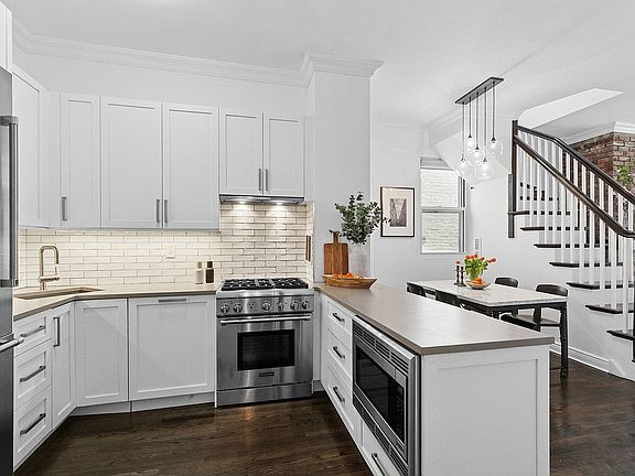4th image of 101 W 81st St APT 714