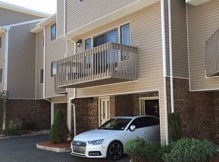 115 Roosevelt Pl, Palisades Park, NJ 07650