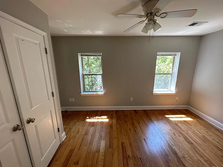 1609 Bainbridge St #3 — Photo 7