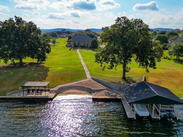 1621 Legends Pkwy, Kingsland, TX 78639