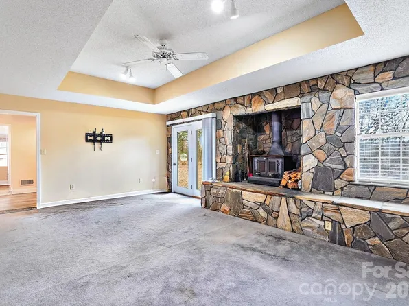 168 Jet Dr, Oakboro, NC 28129