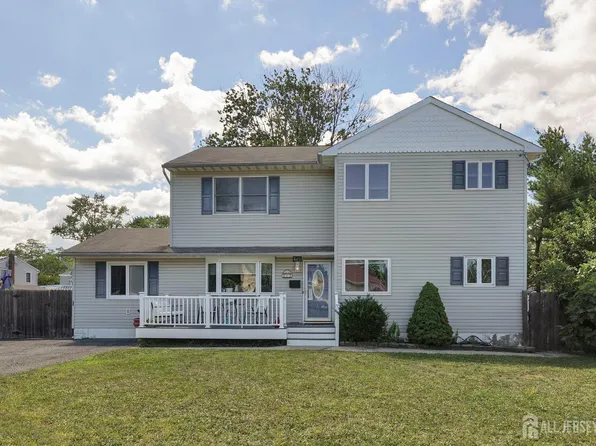 6 Murphy Rd, Port Monmouth, NJ 07758