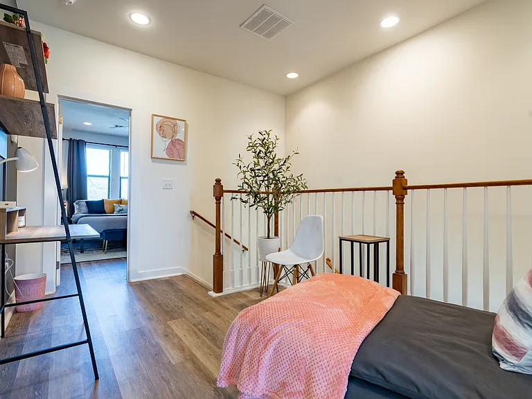 4702 Leslie Ave #A — Photo 30