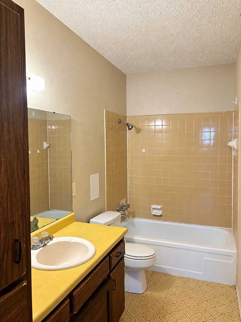 Shadywood Apartments — Photo 3