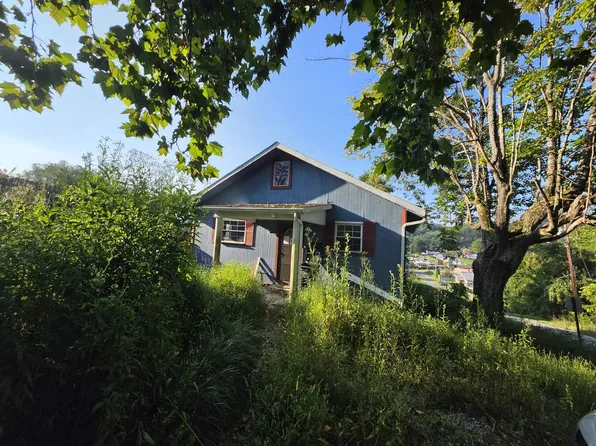 101 Highland Ave, Grant Town, WV 26574
