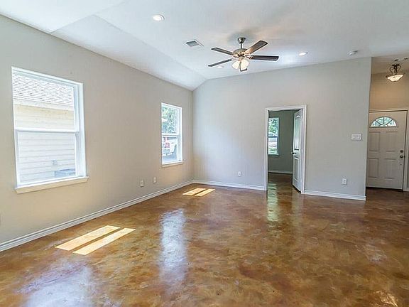 5th image of 15788 Beechnut Dr