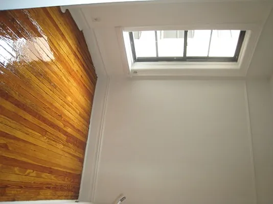 Rented by Metropolitan Equities | media 14