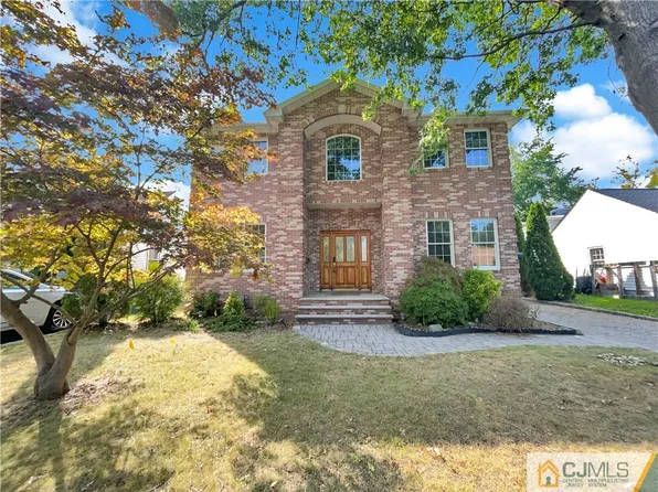 37 Carpenter Pl, Metuchen, NJ 08840