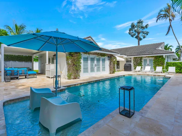136 Worth Ct S, West Palm Beach, FL 33405