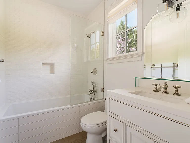 957 Corsica Dr — Photo 23