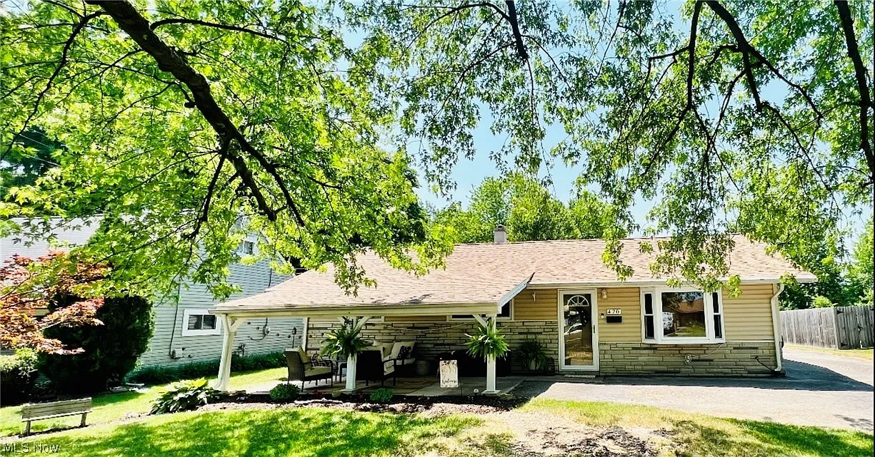 470 Southward Dr photo 1