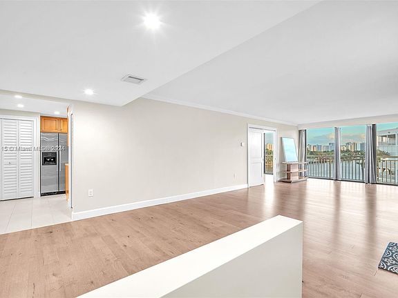 2nd image of 3100 NE 48th St APT 416