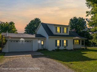 4558 N Smith Rd, Dimondale, MI 48821