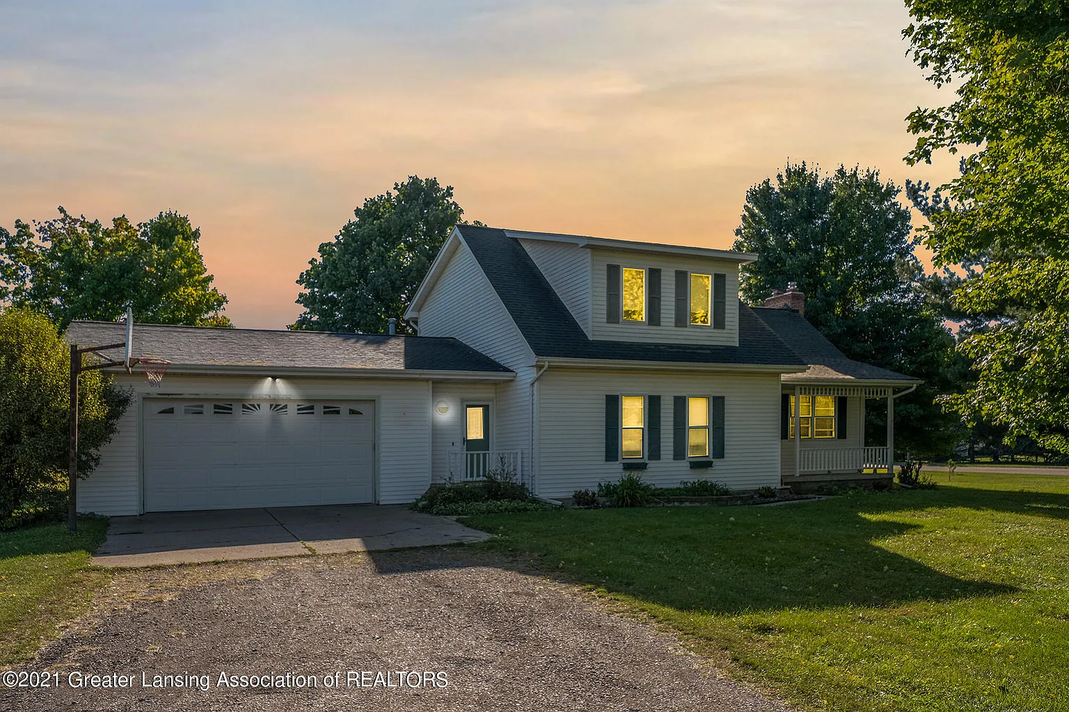 4558 N Smith Rd photo 1