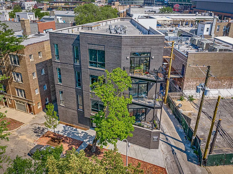 1050 W. Cornelia — Photo 3