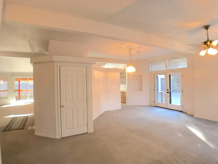 288 Aspen Grv — Photo 2