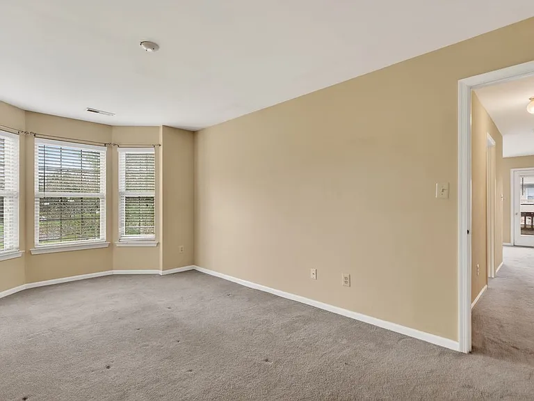 4202 Waltham Ct — Photo 14