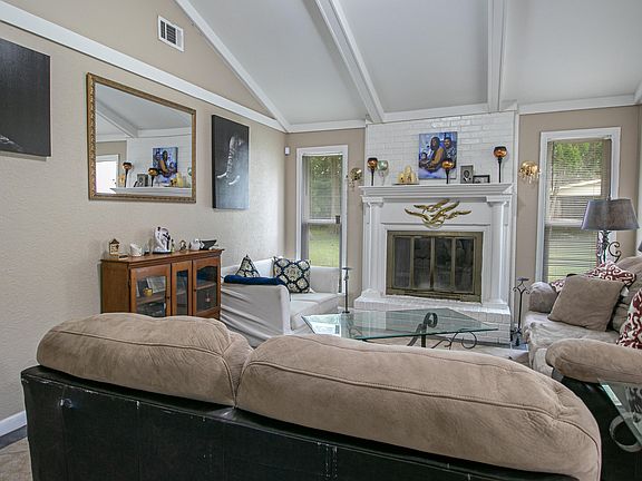 4th image of 8620 Bayou Castelle Dr