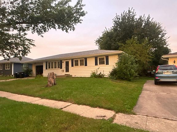 2nd image of 2290 24th St