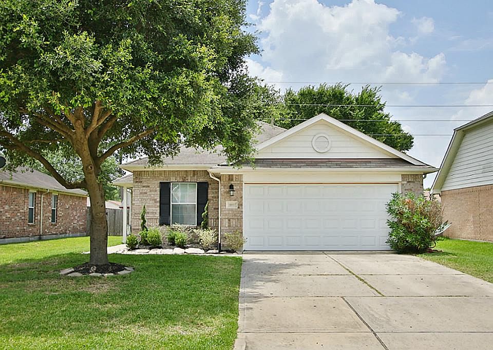 1st image of 19935 Sweet Magnolia Pl