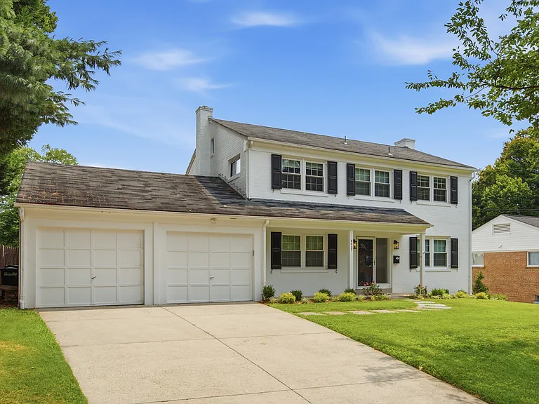 7517 Granada Dr — Photo 2