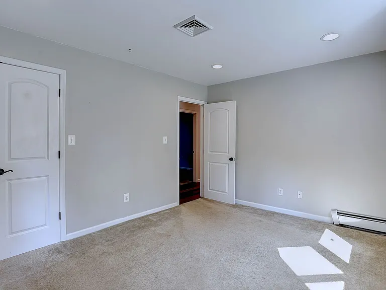 1735 Maple Ave — Photo 16